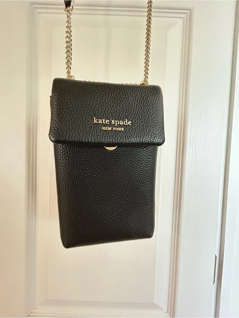 kate spade black pebbled leather phone crossbody with gold chain